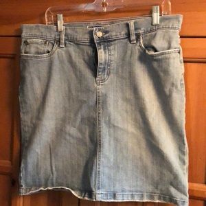 Women’s Old Navy denim skirt size 12